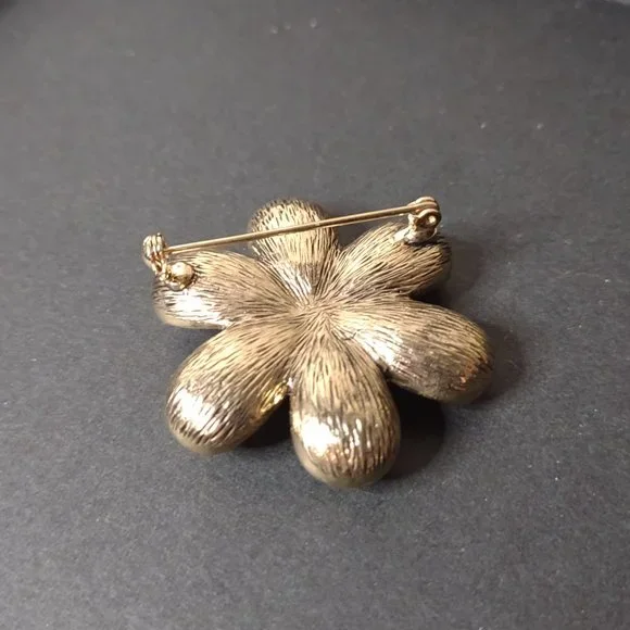 Very Pretty Multicolor Flower Brooch - Picture 10 of 10